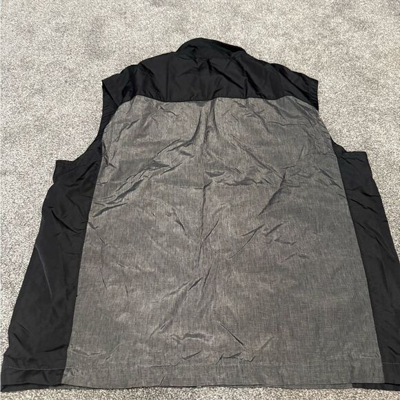 Greg Norman Black and Gray Athletic Vest Sz XL - Picture 2 of 4